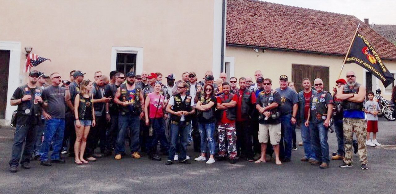 Harleys auf Hochglanz poliert: Rund 100 Biker treffen sich in Hütten