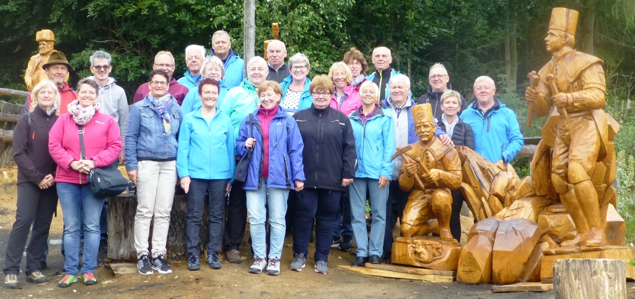 Besuch im Erzgebirge: Nordic Walking-Gruppe besucht alte Freundin