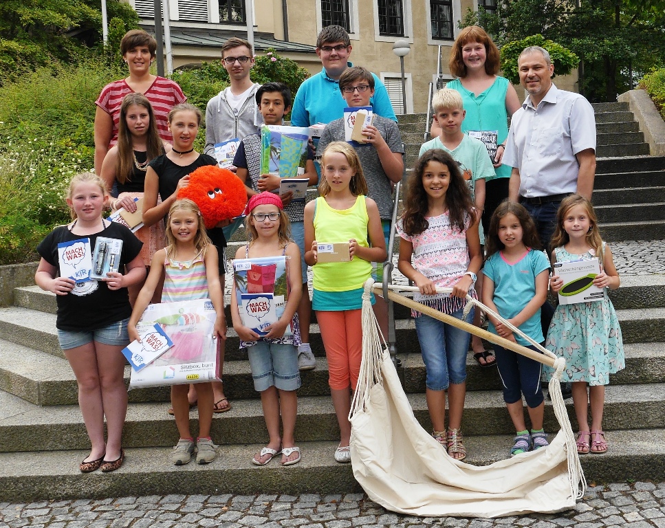 Preisverleihung Ferienquiz: Das Lösungswort hieß „Plakatwettbewerb“