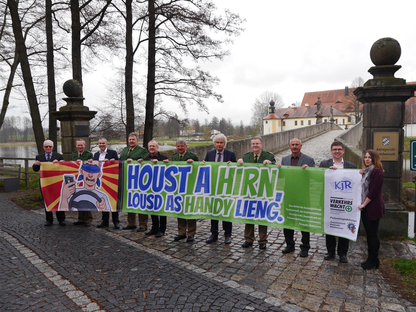 „Houst a Hirn, lousd as Handy lieng“- Aktion für mehr Sicherheit