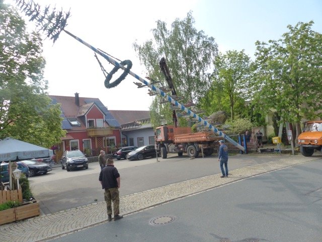 Kein Maibaum: Leuchtenberger stellen Zunftbaum auf