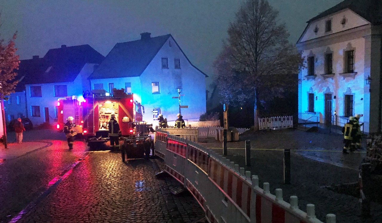 Rauch im Steinstadl: Parksteiner Feuerwehr bewährt sich