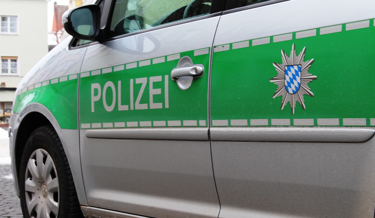 Ladendiebin flüchtet mit Auto