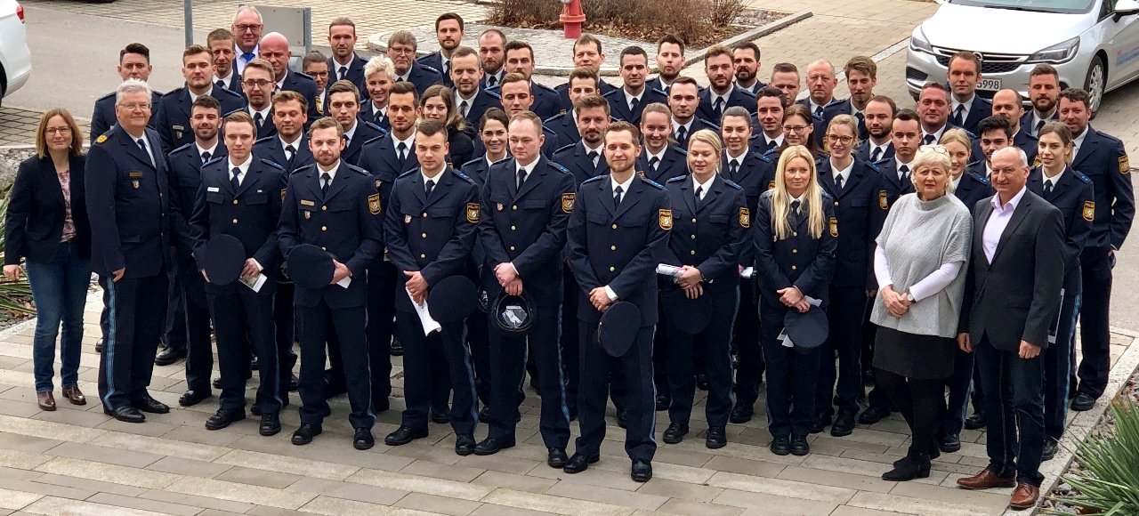 57 neue oberpfälzer Polizeibeamte