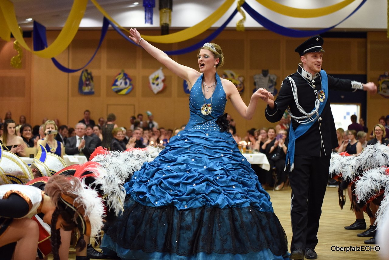 Von Abahachi bis Rock: Vielfältiger Inthronisationsball