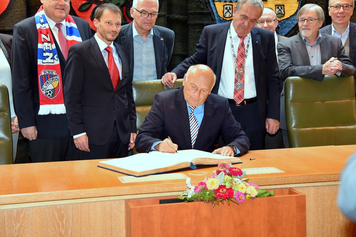 Empfang für den tschechischen Regierungspräsidenten Vaclav Slajs