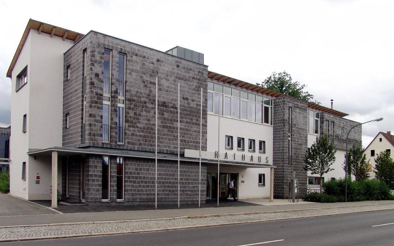 Rathaus und Bauhof Donnerstag geschlossen