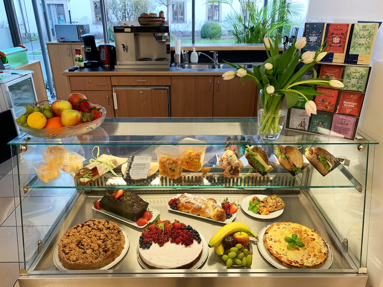 Lesecafé der Regionalbibliothek: Kuchen und Snacks to go