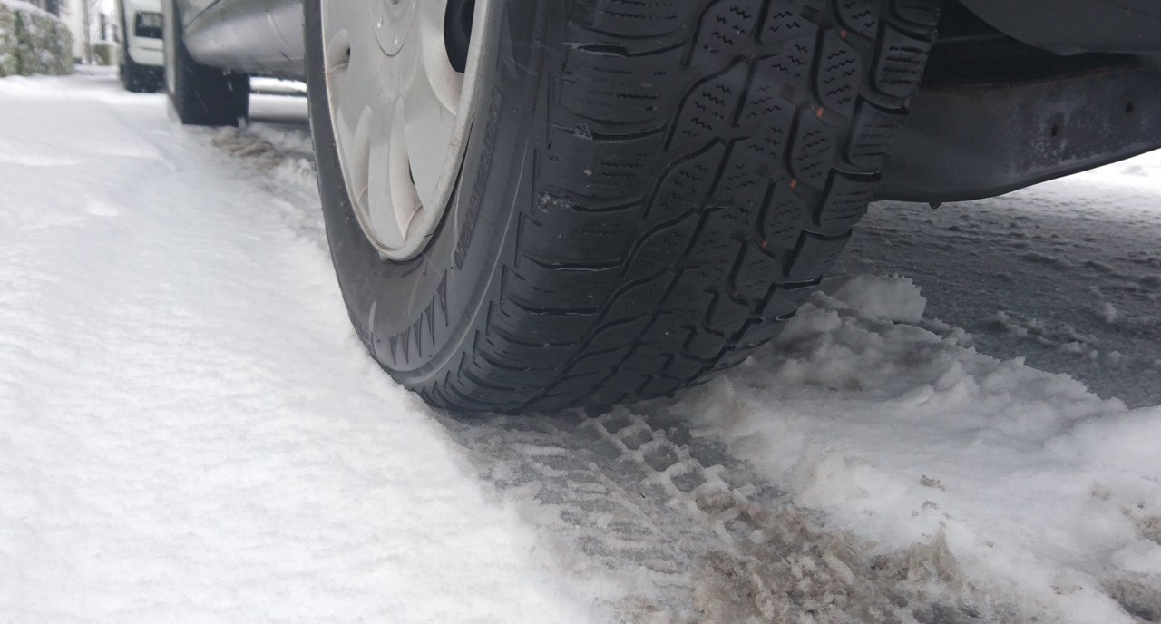 Verkehrsrowdys im Schnee