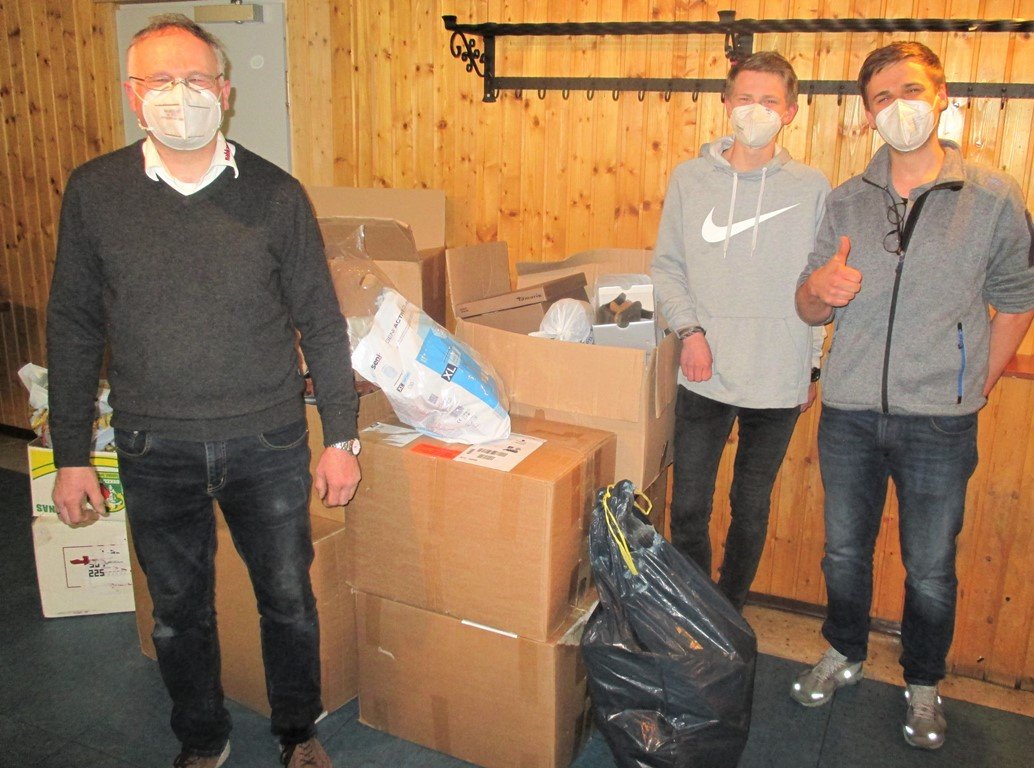 Riesen Erfolg: Kolping sammelt 1.800 Schuhe und 200 Handys