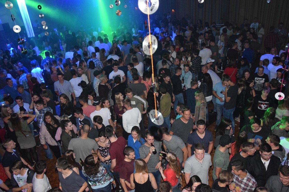 Wahnsinns-Party in der Stadthalle