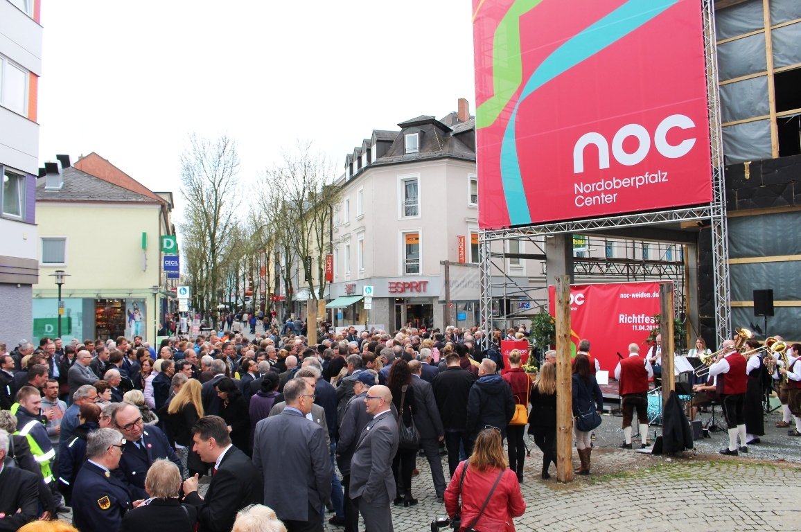 Richtfest beim NOC: Eröffnungstermin steht