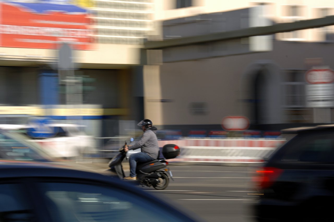 Moped und Fahrer mit diversen „Mängeln“