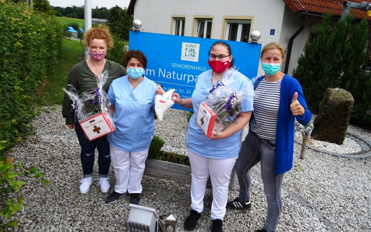 Entgegen dem Pflegenotstand: Julia und Aybeniz gehen’s an