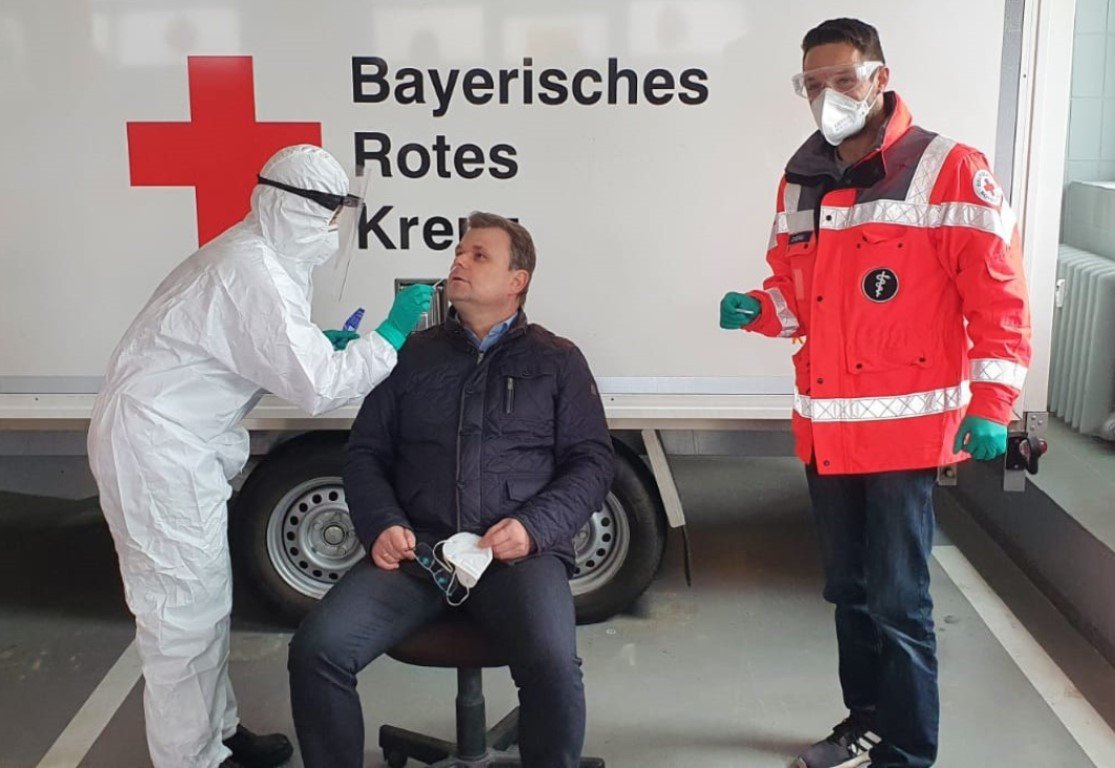 BRK-Helfer managen Testzentrum in Windischeschenbach