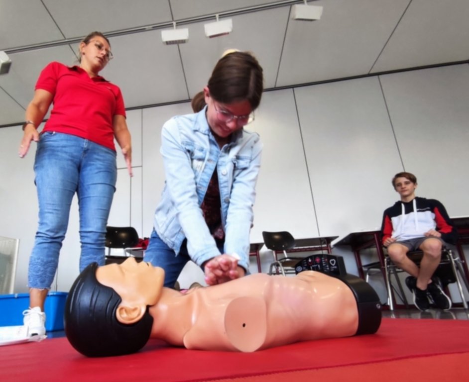 Heute löschen, morgen retten: „Schoolguards“ absolvieren Ausbildung
