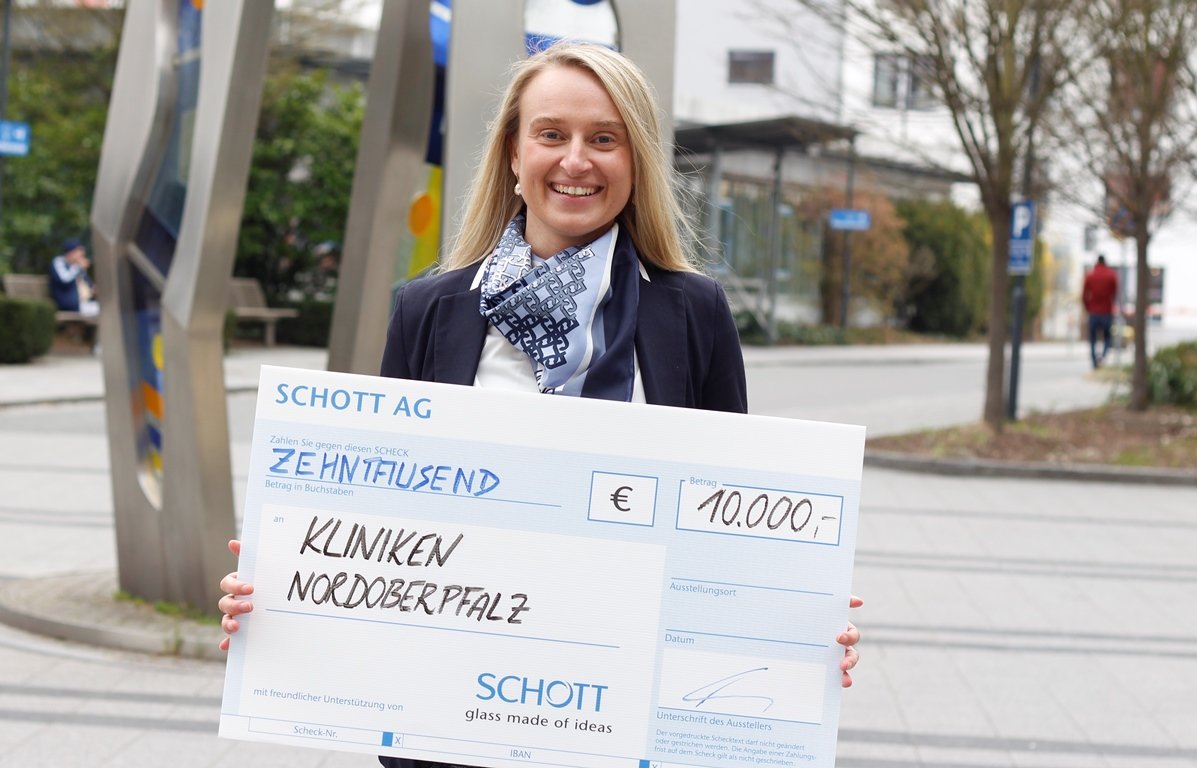 10.000 Euro Spende fürs Krankenhaus aus Mitterteich
