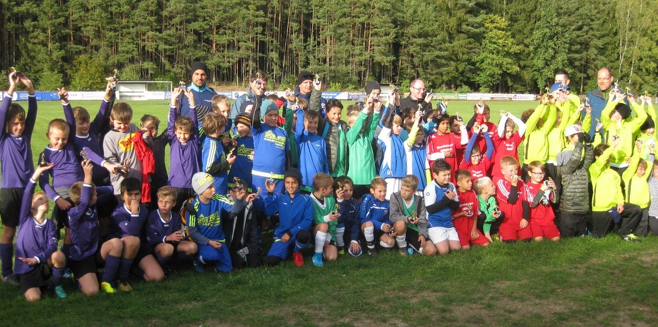 Fußballnachwuchs glänzt bei Schug-Cup-Turnier