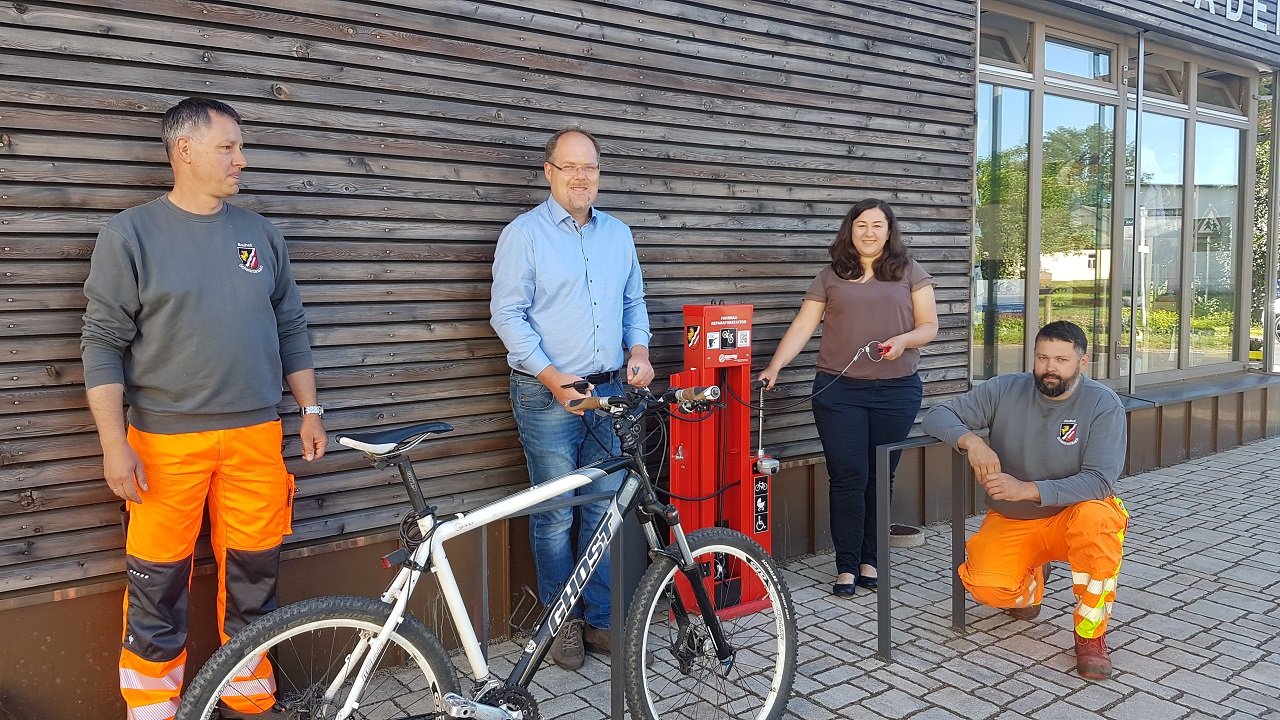 Platter Reifen? Kein Problem für Radlfahrer in Schwarzenbach