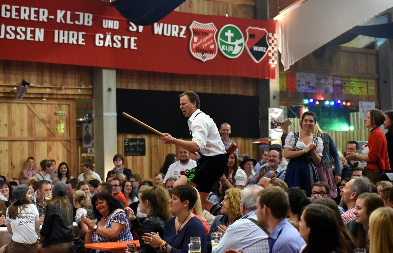 Schwarzenbacher rocken die O’Schnitthalle