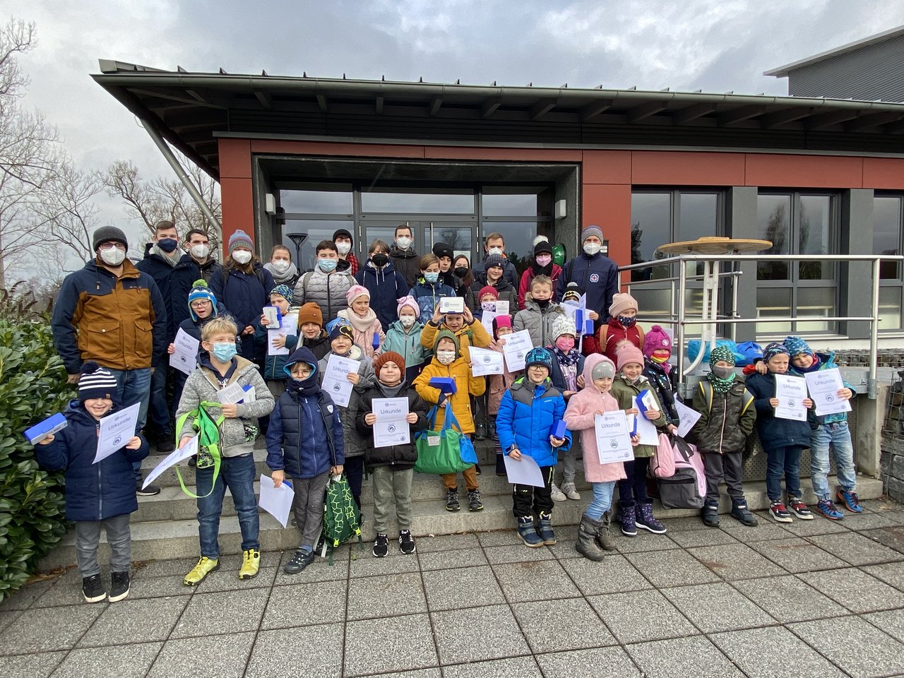 Sechs Seepferdchen für die Grundschüler