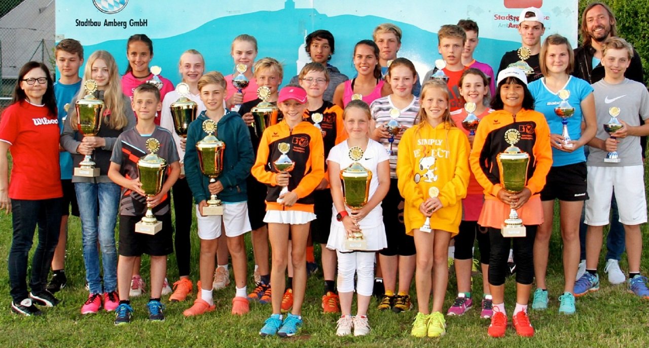Knappe Ergebnisse, Favoritensiege und Überraschungen: Tennis Bezirks-Jugendmeisterschaften