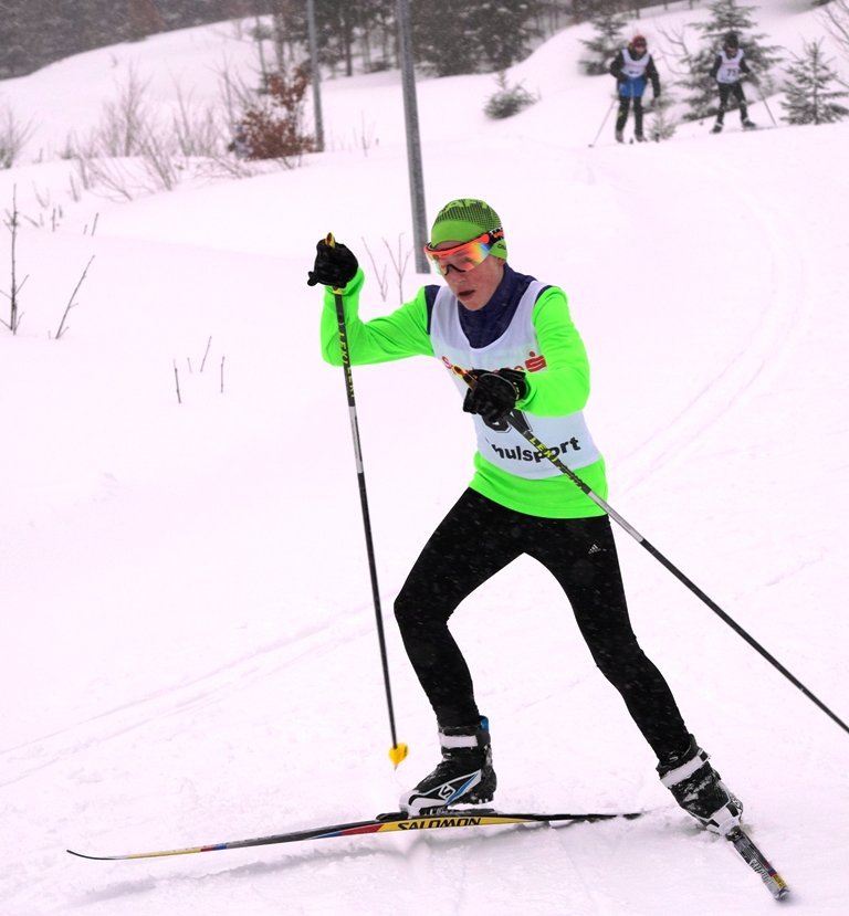 Friederike blieb zahm: Spannendes Bezirksfinale Langlauf mit Schneemassen