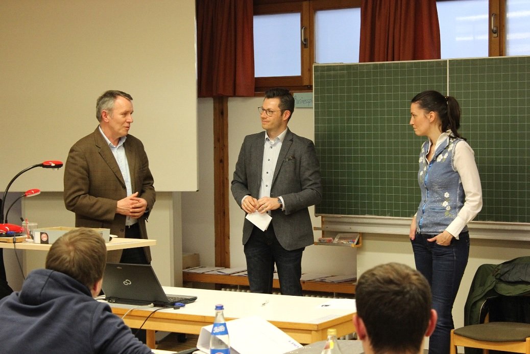Informativer und interessanter Austausch in Almesbach