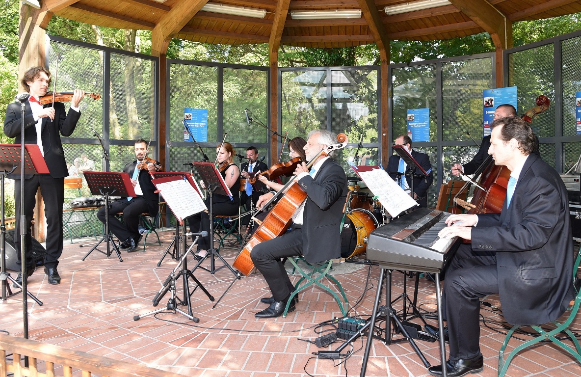 „Salonorchester Marienbad“ verzaubert zahlreiche Zuhörer