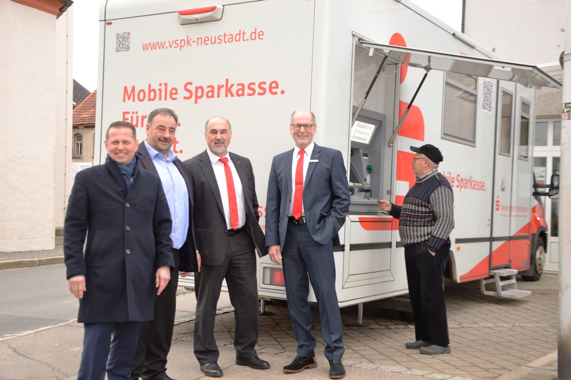 Eine Bank auf vier Rädern – Die Sparkasse wird mobil