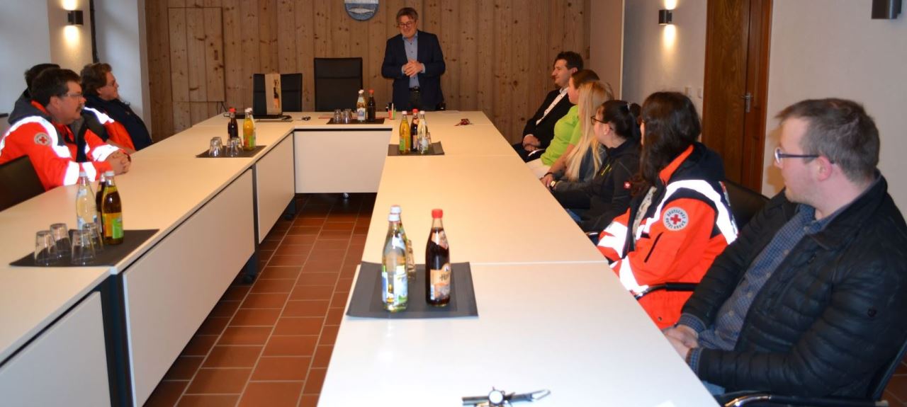 60ster hilft Helfern vor Ort