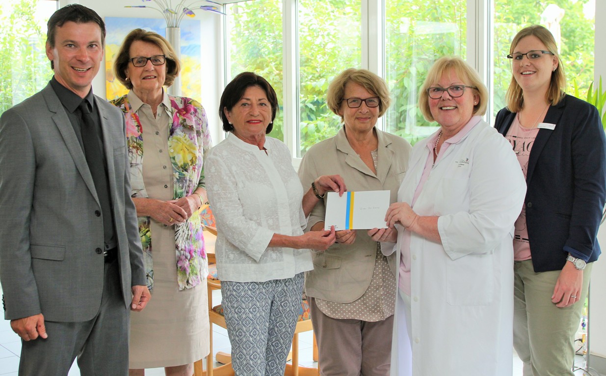 Inner Wheelclub Weiden greift älteren Menschen unter die Arme