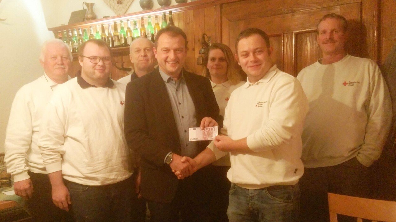 500 Euro Spende für 7.004 Einsatzstunden