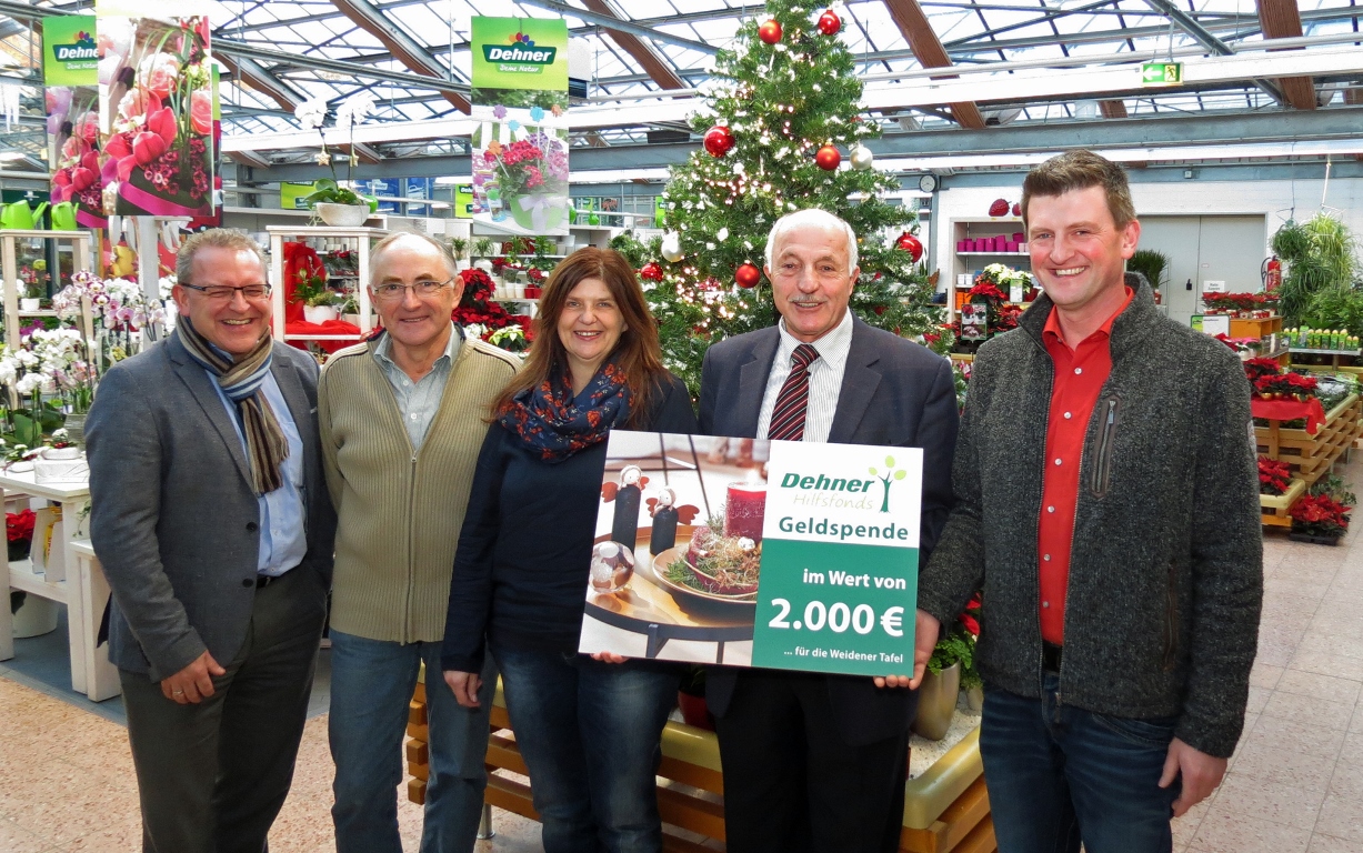 Dehner Hilfsfonds spendet 2.000 Euro an Weidener Tafel