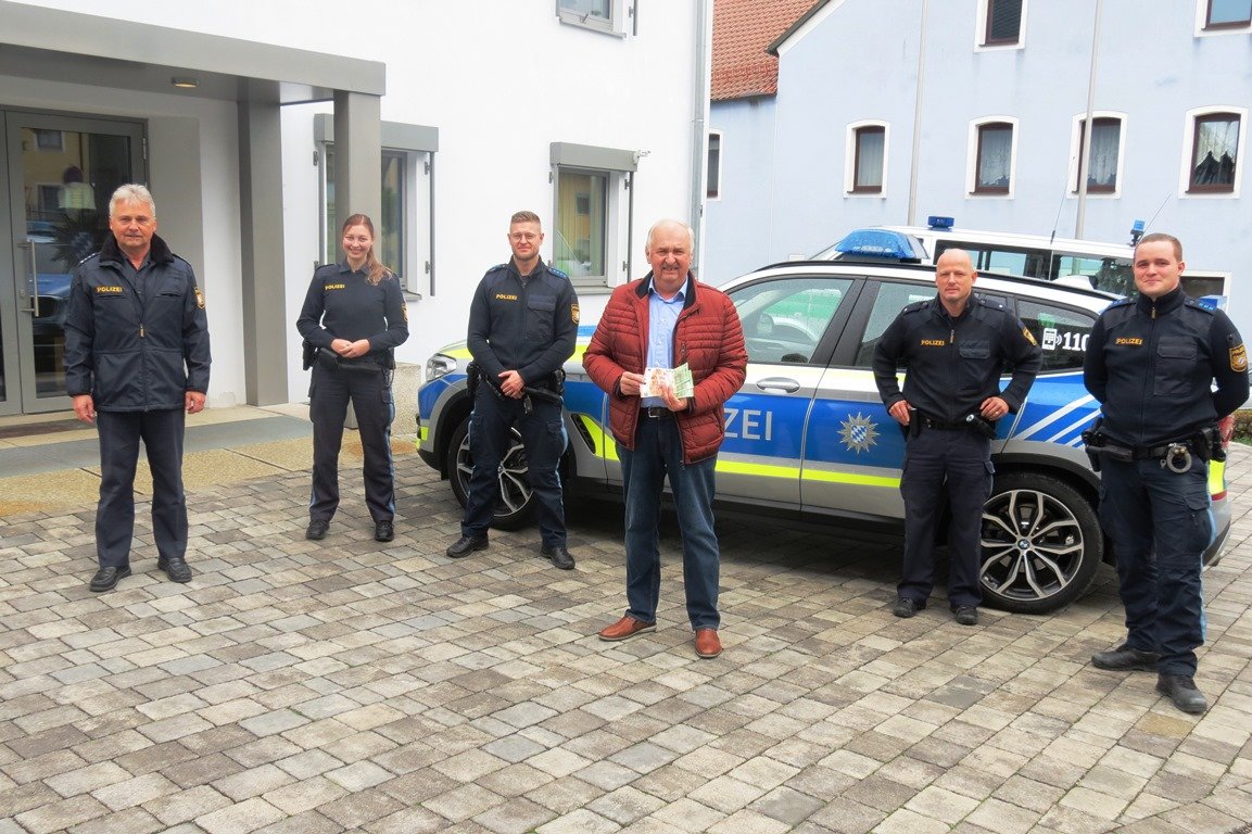 Überschuss aus „Snack Bar“: Polizei spendet an Kinderkrebshilfe