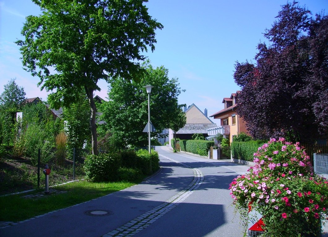Grünes Licht für Bremsschwellen, Bushäuschen und Bänke