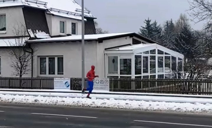 Mit einem Superhelden auf Streife