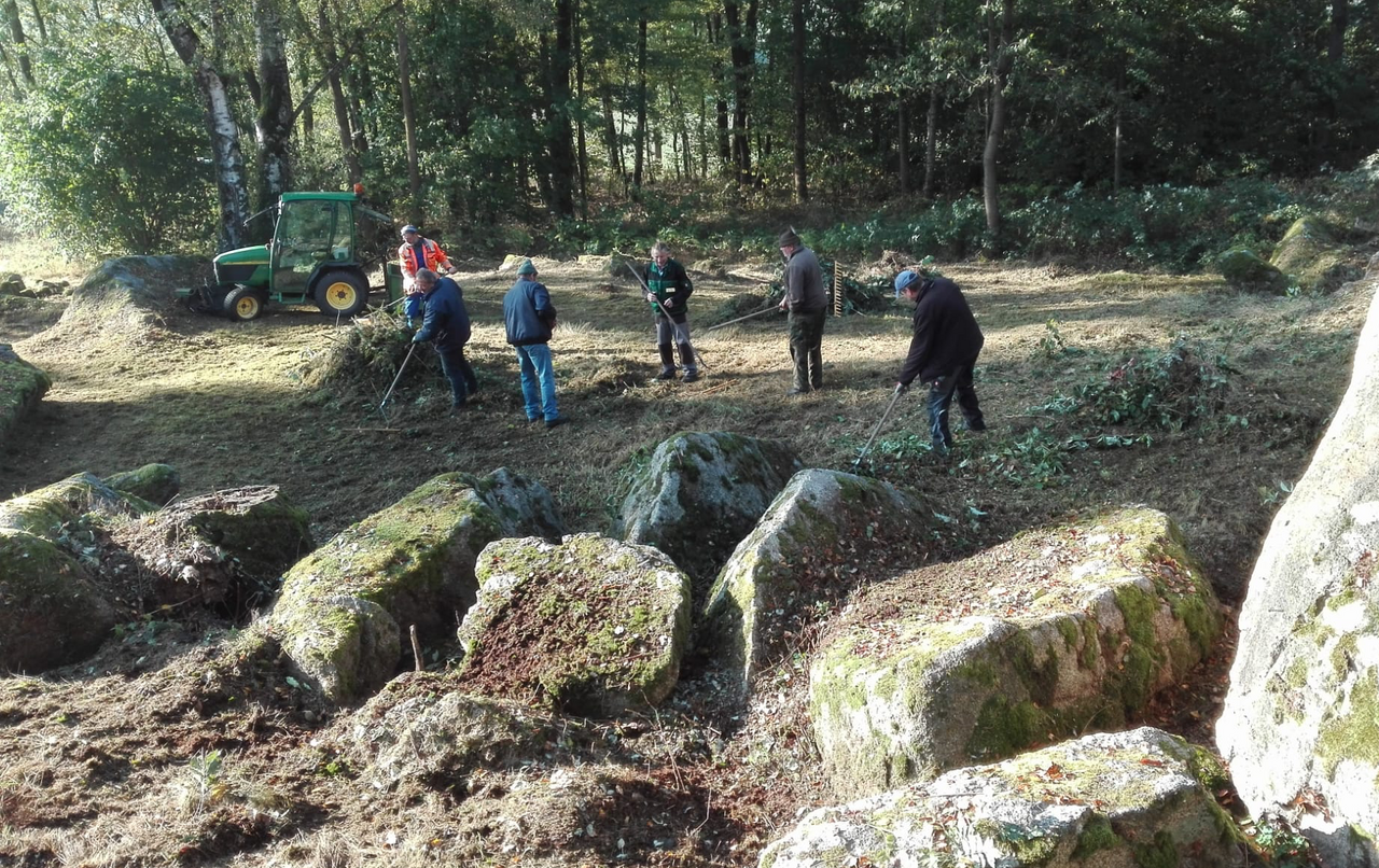 Naturdenkmal „Heller Stein“ strahlt wieder
