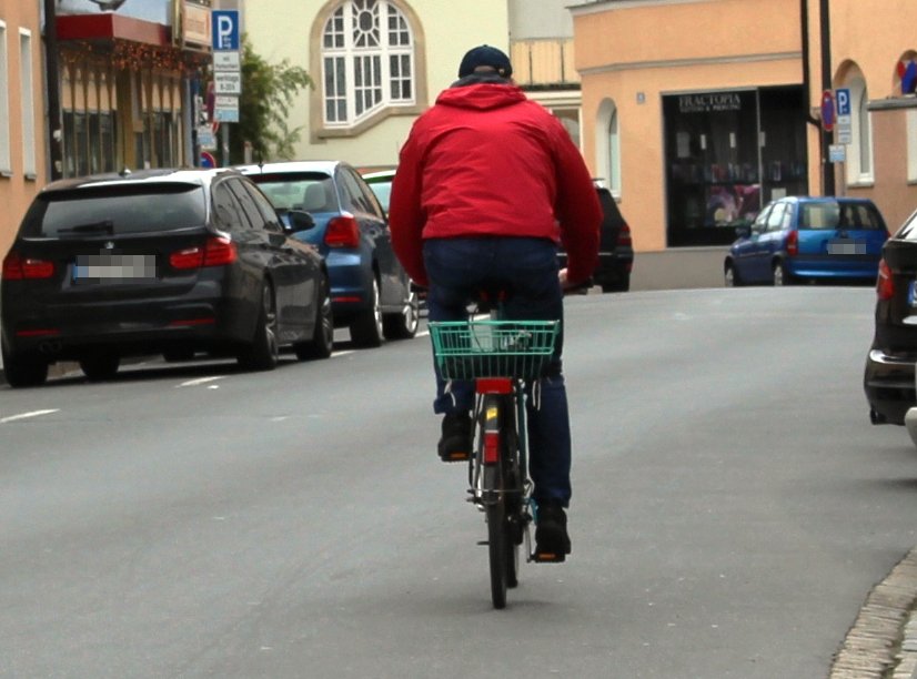 Nach Receiver-Diebstahl: Mann flieht mit Fahrrad