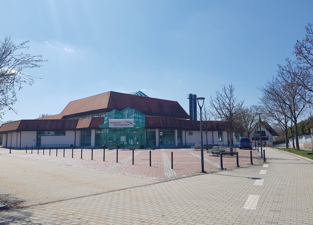 WTW-Parkplatz: Dieb klaut Handtasche aus Auto