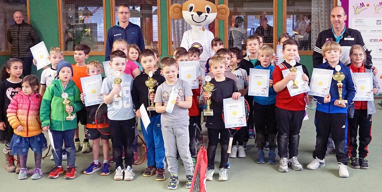 Spannende Spiele wie bei den Profis: Kinder machen erste Turniererfahrung