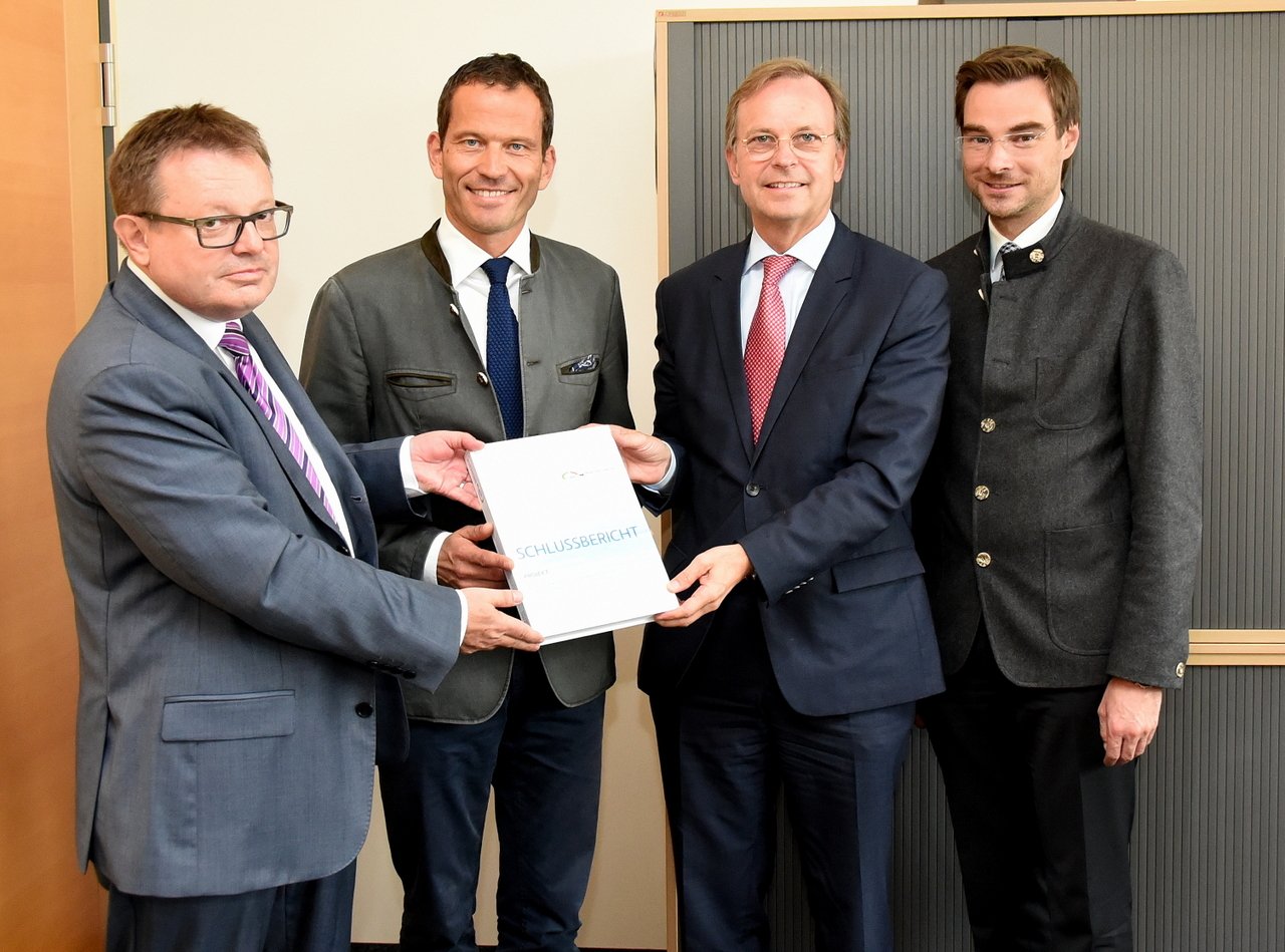 Kompetenzzentrum begeistert Staatssekretär