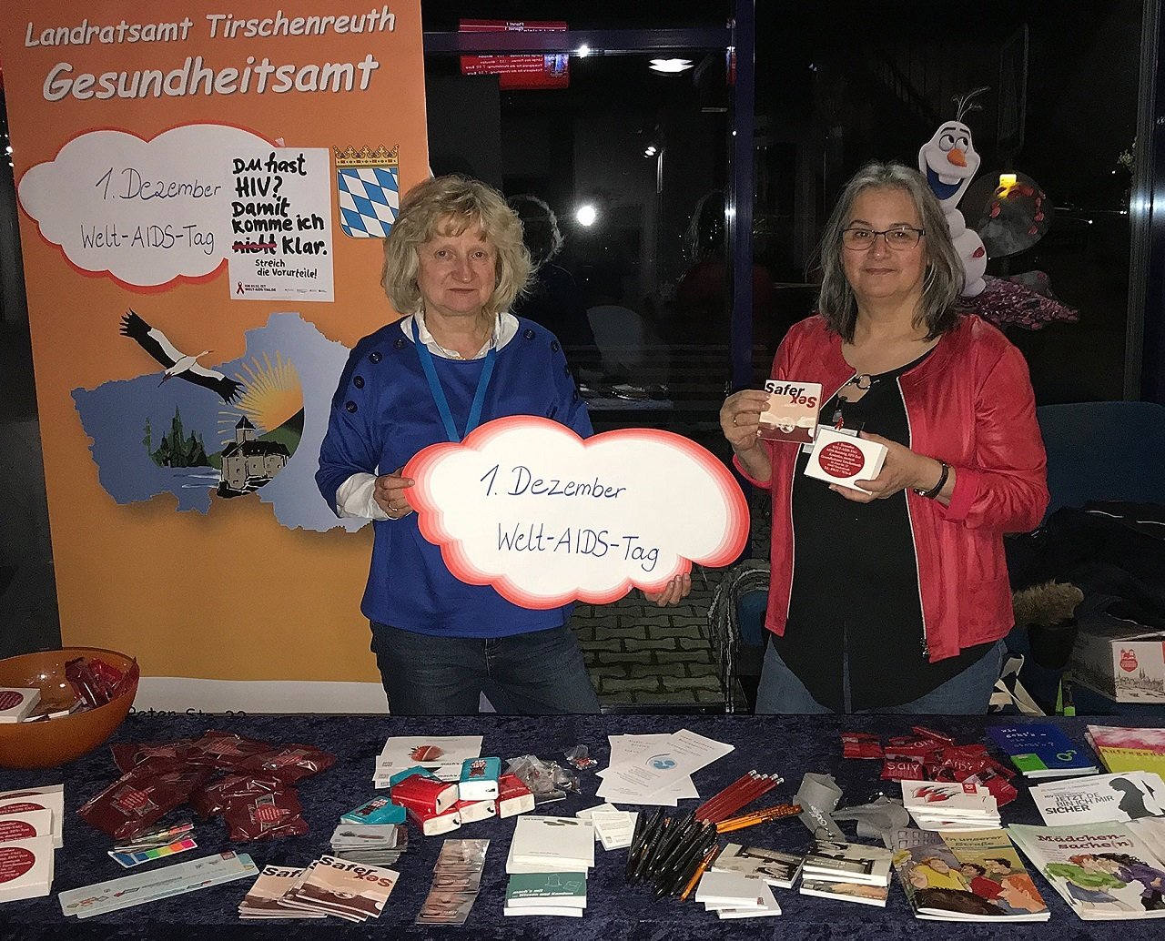 Aufklärungsarbeit am Welt-Aids-Tag