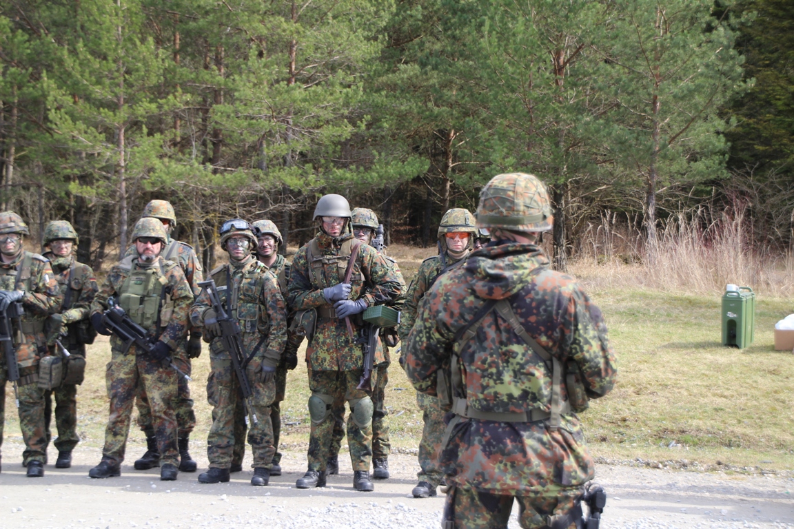 Bundeswehr-Spezialkräfte im Raumkampf
