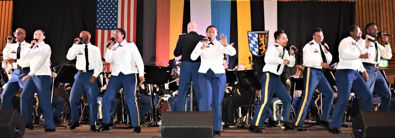Fantastische Musik unter Freunden mit der USAREUR-Band