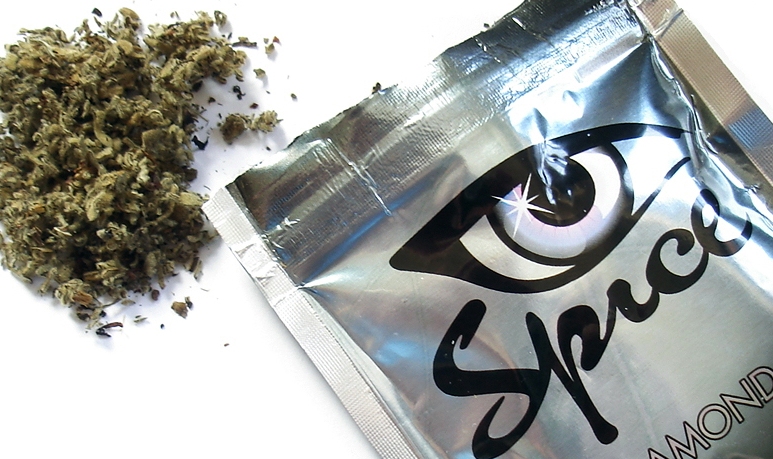 Mutter (27) nach Einnahme von „Spice“ bewusstlos