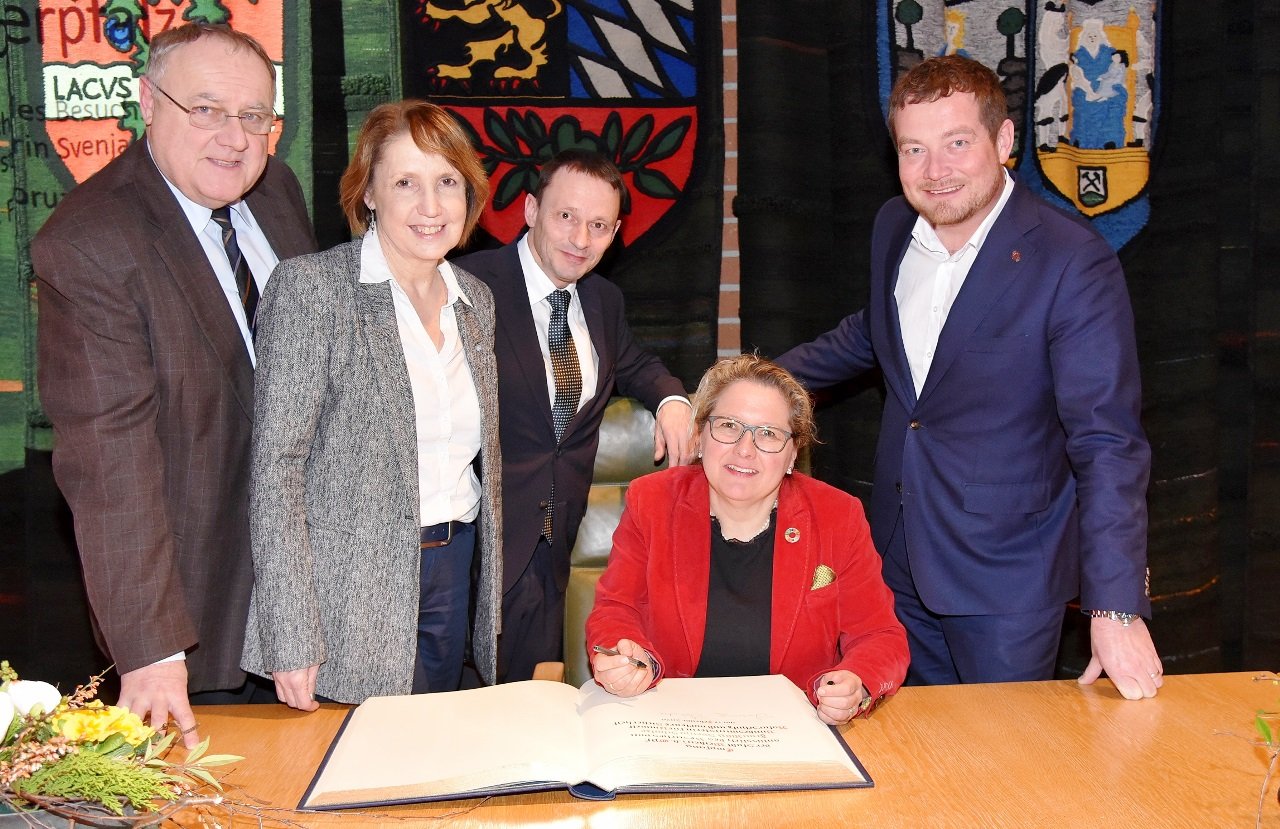Umweltministerin in Weiden: Wasserstoff wird das neue Öl