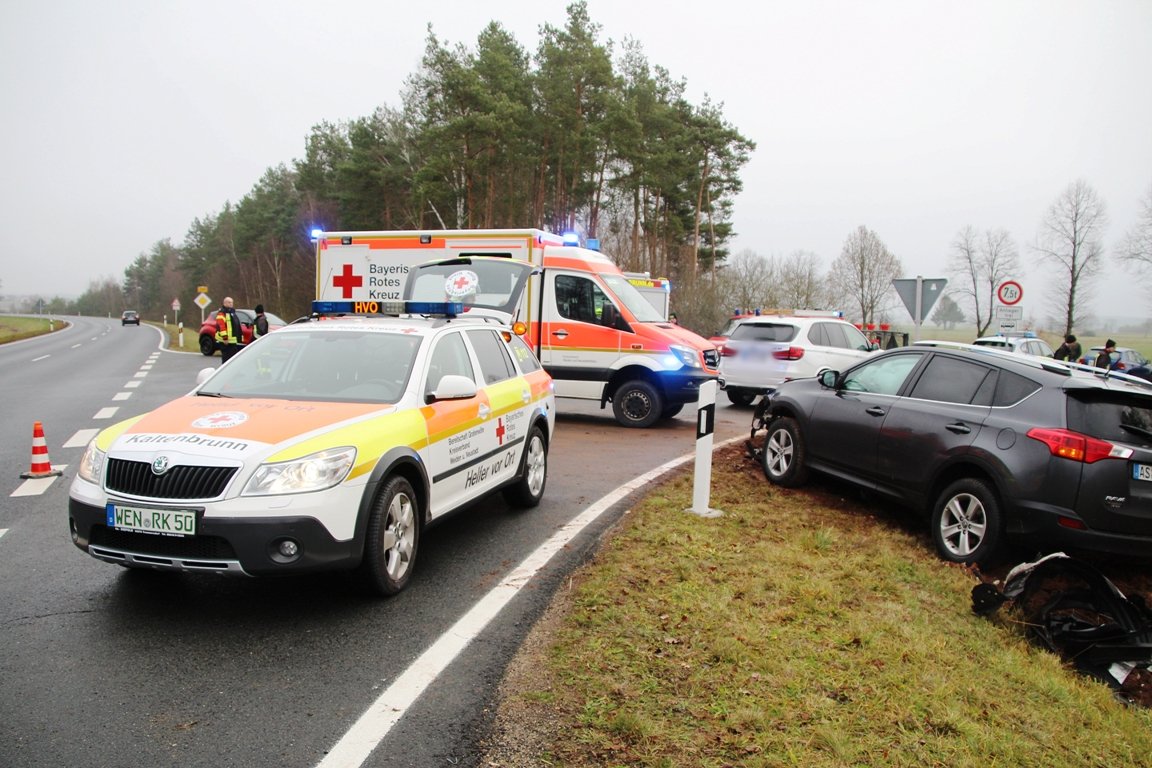 Von Straße abgekommen: Ein Verletzter und 20.000 Euro Schaden