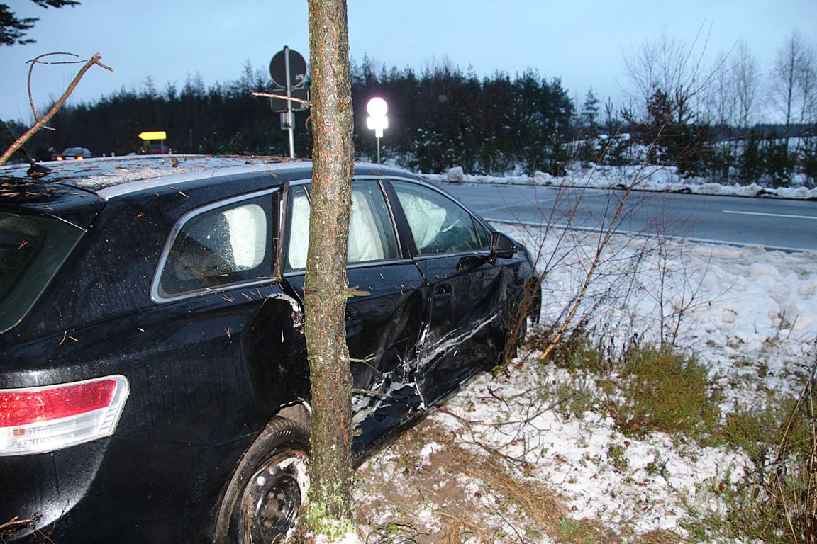 Weiterer Unfall bei Grafenwöhr wegen Schneeglätte: Ein Verletzter