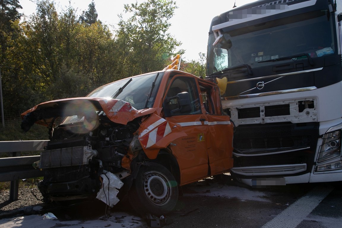 [Update] 12 Verletzte nach mehreren Unfällen auf A93